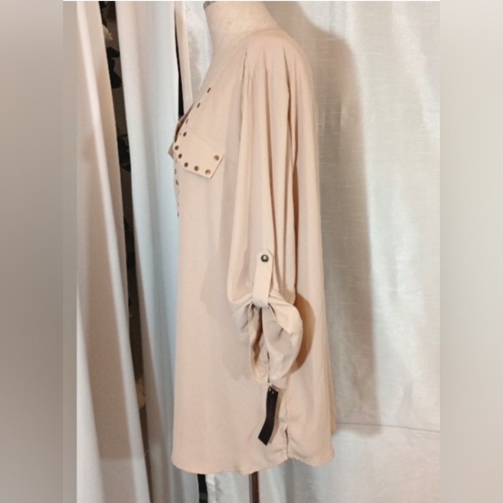 Heart Soul Studded Tab Sleeve V-Neck Blouse, 3X - Picture 4 of 9